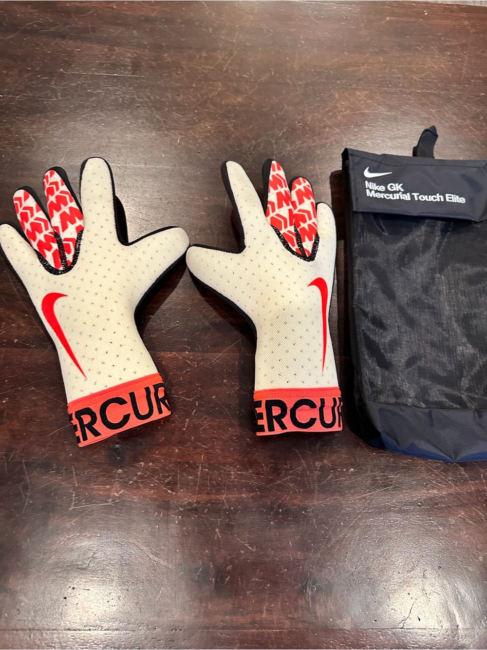 Nike GK Mercurial Touch Elite Goalkeeper Gloves Size 7 Used